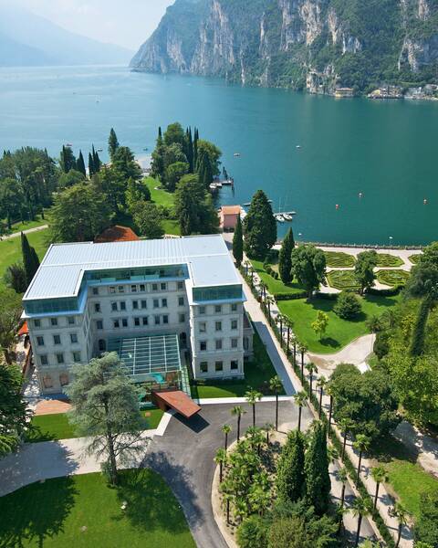 Your 5 star hotel on Lake Garda